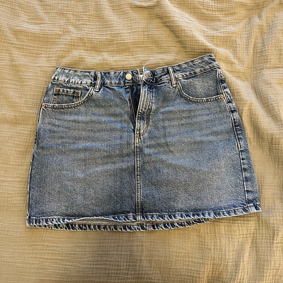 Dynamite Denim Mini Skirt - Picture 2 of 4